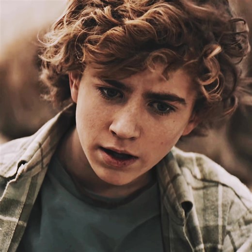 hey luke, sorry to tell you, but she’s actually in love with percy || #walkerscobell #percyjackson #leahsavajeffries #walkerscobelledit #percyjacksonedit #foryou