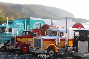 Altaya : Semi-remorques Américains, les vrais seigneurs des routes américaines - Collections de camions 1/43