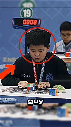 This guy Creates World Record by Solving Cube