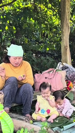 “Mom & Baby Bonding Time ❤️”