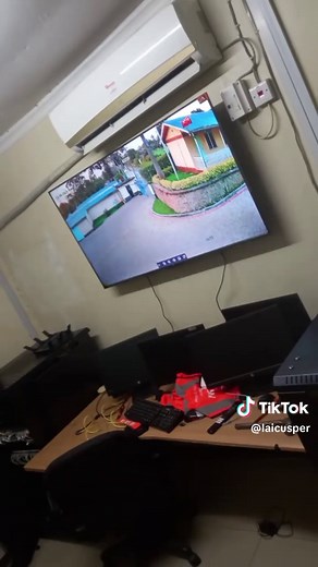 when am in love with the song but sijui anything on it 😂😂😂