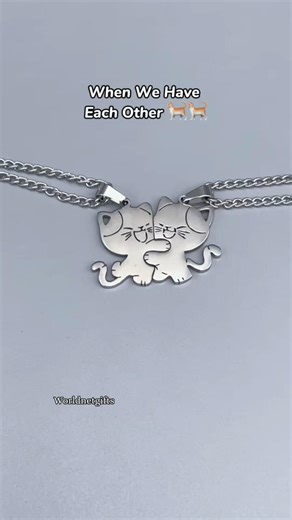 Tag your besties! 👭 🧩 The perfect matching set for your crew. #besties #friendsforever #bestfriend