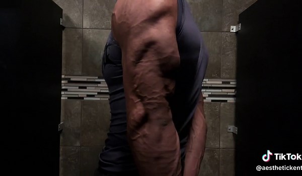 Quarter Zip Compression Apparel Review | Breathedivinity x BuckedUp