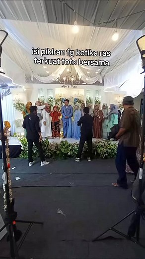 17 reactions | Isi pikiran fg #weddinglumajang #preweddinglumajang #wedding #weddingphotographer #weddinginspiration | Abdul Stori | Facebook