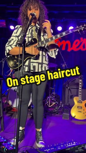 On Stage Haircut: Exciting Live Performance
