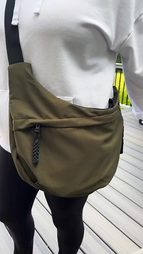 👜Diese elegante Umhängetasche ist ideal für Damen! ✅Elegantes Design ✅Großes Fassungsvermögen👉https://liebe-insel.com/products/crossbody-bag | Liebe insel