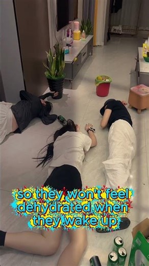 Why Japanese Office Workers Sleep in Public? #Japan
