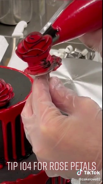 Creating Beautiful Buttercream Roses on Cakes
