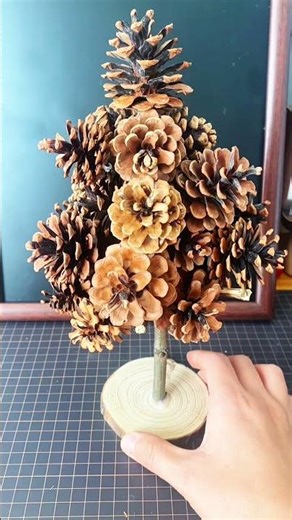DIY Pine Cone Christmas Tree | Easy Holiday Craft Tutorial #music #diy #松果手工