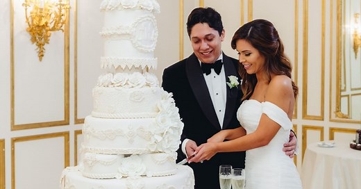 21 White Wedding Cake Ideas We're Swooning Over