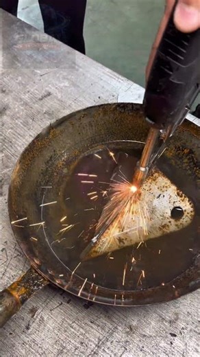 "مستقبل الصناعة بين يديك ⚡️ اللحام بالليزر 1500 واط - دقة خارقة بدون دخان ولا فوضى!