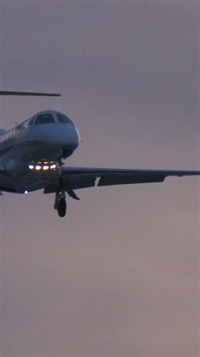 Embraer Phenom 300 approaching MIA