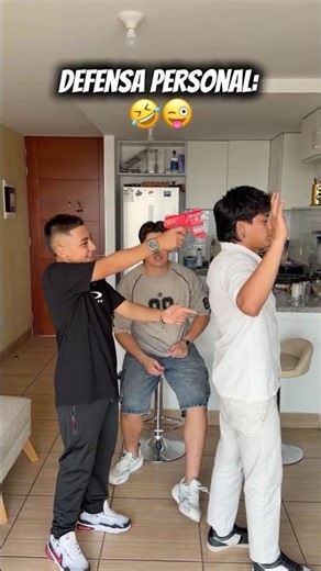 Self-defense!!! 🤣😜😅 #shorts #humor #comedy #funny #usa #friends #family