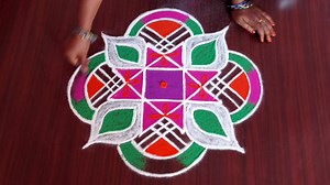 Very easy n amazing rangoli pattern designs for beginners | new muggulu design with colours #rangolidesigns #mugguludesigns #kolamdesigns #padikolam #rangoliart | Rangoli kolam