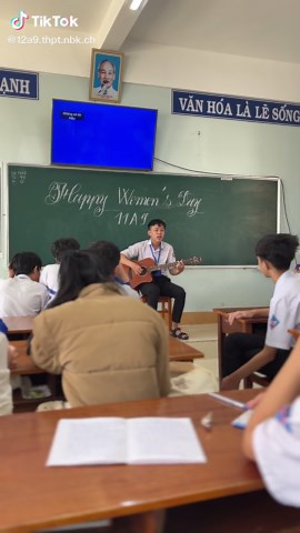 Women’s day. Lớp trưởng 12a9 hát #nbkchuse #12a9