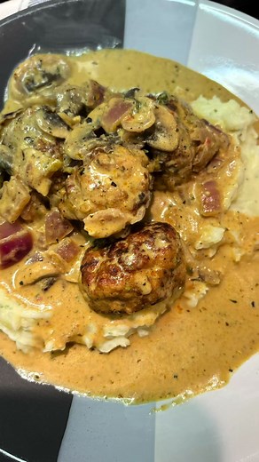 Recette facile : Boulettes poulet sauce champignons