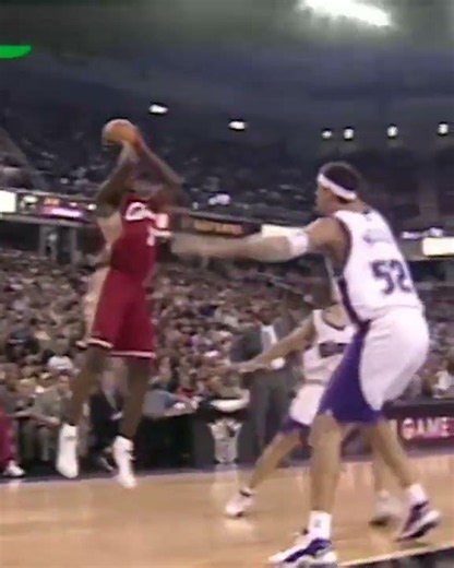 Il y a 23 ans, LeBron James marquait l'Histoire pour ses débuts en NBA ! 🔥