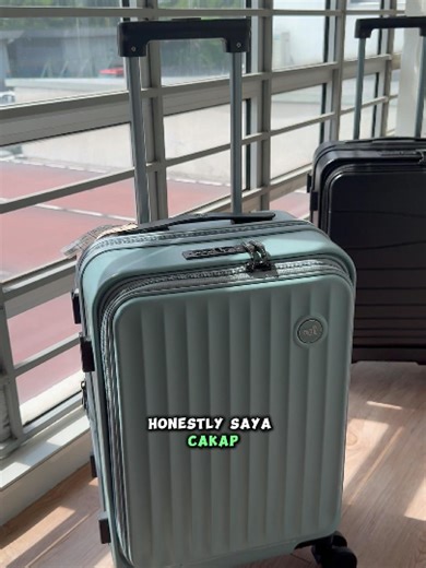 Korang pernah tak beli luggage mahal tapi senang calar, roda sangkut, zip rosak tengah travel? Stress weh… dah lah travel nak enjoy 😩 Yang nak something special, comment ‘NAK and pilih warna yang paling suka’ cepat saya nak tengok siapa laju 👀 #trustedseller #samel #viral #trendnow #fypppppppppppppp #travel #sica #tsalock #follow #restock #livenow #murah #komen