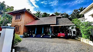 Home tour malayalam|Kerala Traditional home tour Nixon Elanjikkal. Costford Engineer Malappuram. 9947778356 #home​ #interiordesign​ #traditional​ #drinterior​ #keralahometour​ #hometourmalayalam​ Beautiful Kerala Traditional Home Tour Home tour Malayalam | Hello Homes