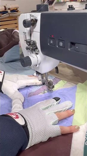 Homemade spray baste in action— smooth, secure, and quilting up gorgeously 🙌🏽