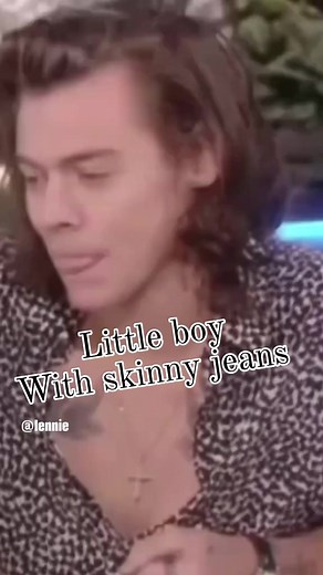 Little boy with a skinny jeans 😂😂😍😍 One direction #harrystyles #liampayne #niallhoran #zaynmalik #louistomlinson #onedirection #fyp #fypage #fbreelsfyp #highlights2025 #fypviral | Lennie Cubita