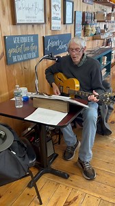 Drew came back to serenade us this afternoon! Stop by for a listen before he is gone. Enjoy a grass fed BBQ Bacon burger or some homemade Mac and cheese while you do. 🎶 | Corner Cafe