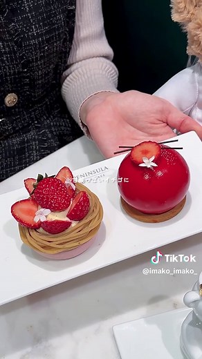 ペニンシュラの絶品いちごケーキを楽しむカフェ