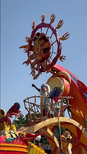 Rafiki Stars in Lion King Parade 🙊 #disney