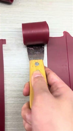 Beep, beep, beep, beep, scratch the wax skin