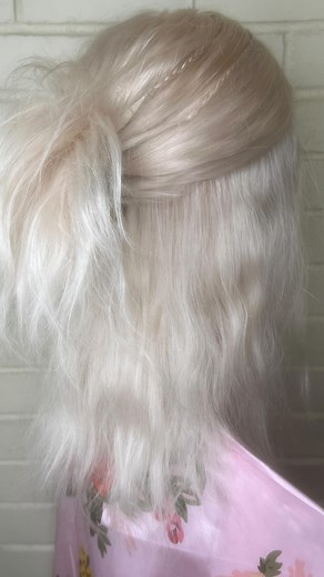 40K views · 48 reactions | I'm calling it now, tiny braids are the braids of the season! Add a claw clip and you'll have the perfect half up look! #hairtutorial #hair #hairstyle #braids #datenight #girlsnight #easy #diy | Cute Girls Hairstyles | Facebook