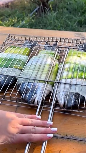 4.1K views · 100 reactions | The beautiful woman makes a delicious grilled fish dish!! #Cooking #Foodie #HomeCook #RecipeOfTheDay #CulinaryArts #Yummy #InstaFood #FoodLovers #CookWithMe #DeliciousEats | Food Daily | Facebook