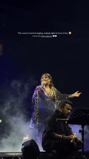 Shreya Ghoshal sings Do lafzon ki hai at THE UNSTOPPABLE TOUR 🤍✨
