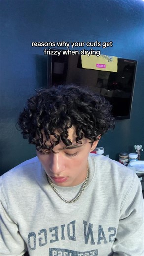 Top Reasons Why Your Curls Get Frizzy When Drying