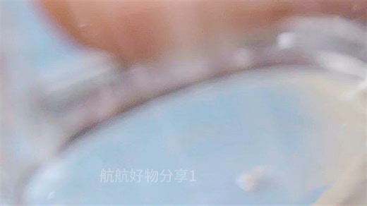 沁园净水器CX6000，过滤精度达0.0001微米，有效去除重金属与细菌，保障家庭饮水安全。安装便捷，适合厨房使用，改善水质口感明显，家人喝得安心，日常做饭更放