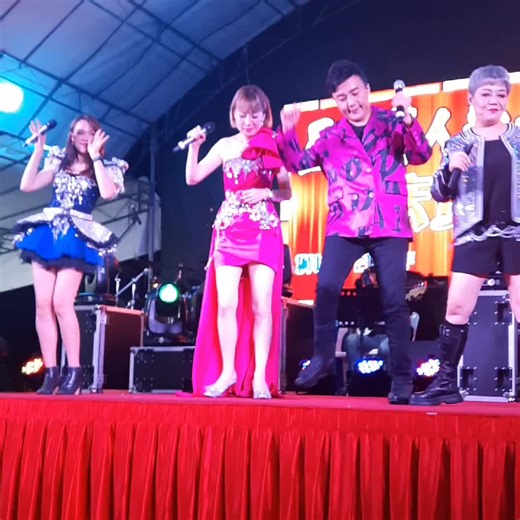 #18august2023 #singaporegetai #新加坡歌台文化 #中元节歌台 #sevenmonthgetai #农历七月初三 #星马艺人歌台中元会庆赞中元歌台秀 #飞航大乐队 #狮城舞台灯光音响 #演唱歌手 #袁谨