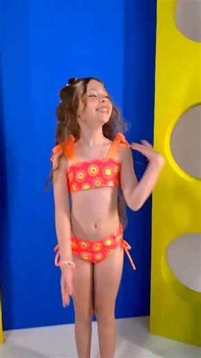 Moda Praia Infantil | Maceió on Instagram: "“Brilhe como o sol! ☀️✨ Nosso biquíni de alça com estampa solar é perfeito para dias de diversão e muita alegria na praia! 🌊👧💛 #ModaPraiaInfantil #BrilheNoVerão #DiversãoAoSol” #lojaonlineinfantil #novacoleção #maceió"