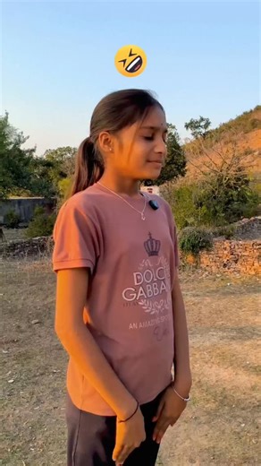 Jiya on Instagram: "दो बहनों की बुंदेली कॉमेडी 🤣"