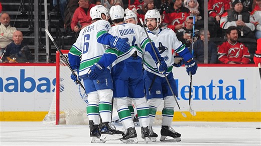 Buium gör mål i sin Canucks-debut