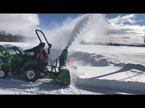 Tracteur John Deere 1023E avec souffleur SB1154