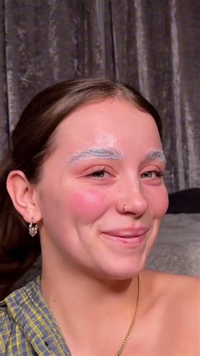 LETS BLEACH MY BROWS….. #bleachbrows #eyebrowtutorial #eyebrowtutorial