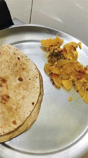 riti and lauki ki sabji recipe,😋#shorts #ytshort #cooking #funny #comedy #viral#trending #shortfeed