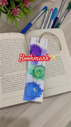 How to make bookmark 🔖 easy aesthetic bookmark idea #bookmark #diycrafts #art #youtubeshorts #diy