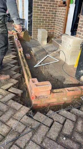 Saunders and Walker Developments LTD on Instagram: "PART 1: From the ground up 🧱 Foundations in, damp course set, the base of this porch build is taking shape. Solid start! Part 2 coming next 👉🏻 #builder #eastsussexbusiness #teamwork #foundations #footings #porchextension #porch #brick #brickwork"
