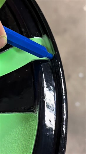 Two tone powder coating tip, use the Powdercoat detailed vacuum kit instead of heat tape when doing detailed to tone powder coating jobs. @invoicefly #powdercoating #powdercoat #wheels #wheel | Steve Nelson Jr.