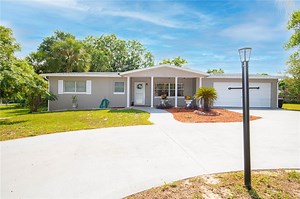 95 S Lincoln Ave, Beverly Hills, FL 34465 - MLS T3473333 - Coldwell Banker