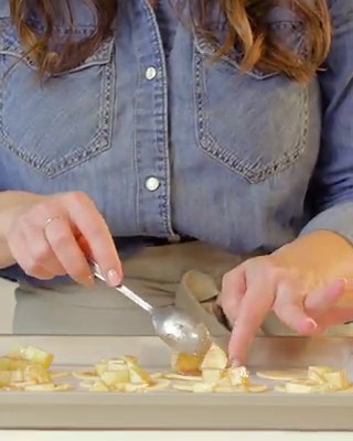 1.5M views · 451 reactions | These hand pies are delicious straight out of the oven, but also travel well to holiday potlucks and neighborhood gatherings. Get the recipe: https://trib.al/jWAkDZQ | Southern Living | Facebook