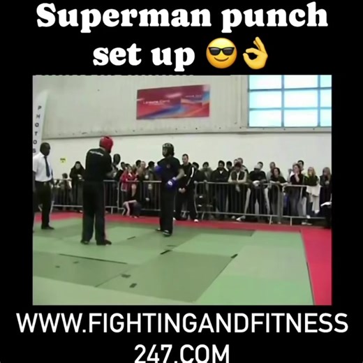 Superman punch set up!👊🏽 Use this simple set up to have a higher success rate landing your superman punch. Overload your opponent by giving them too many options to think about. #kickboxing #sportkarate #pointfighting #martialarts #wakokickboxing #wako #spinningkick #kicks #lightcontactkickboxing #supermanpunch #SupermanPunch | Fighter Training Performance Centre