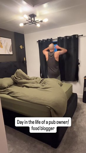 Day in the life - Day Off edition No animal jobs, no work, just the joy of eating some free meals and making videos I did feel like utter crap all day which was really annoying, so I didn’t eat as much as usual (maybe that’s good though) I can’t remember the last time I was actually sick (other than from alcohol), gotta keep moving though, genuinely think that helps keep things at bay (mostly) #dayinthelife #businessowner #dayoff | The Fitt Foodie