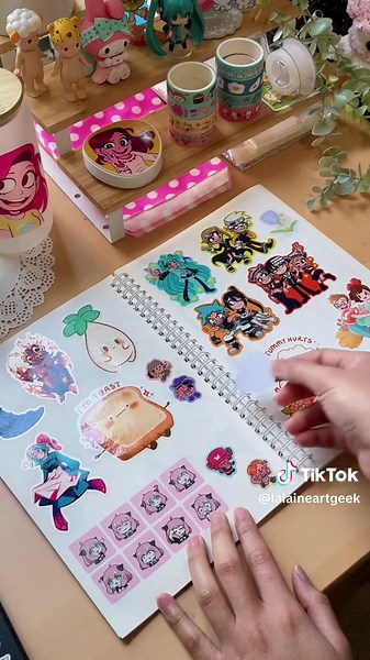 Starting a new sketchbook means decorating it with all the cute stickers you’ve collected from super talented artists at cons 🌟💫 I will most likely add more on the back later on too! This is pure sticker therapy I swear 😩 This is also one of the best ways to use a sticker book too! I’m currently in the process of designing new sticker book covers and I’m really excited to show them off soon!💓 #sketchbook #stickers #decorating #art #artwork #artist #illustration #smallbusiness #smallbusinesso