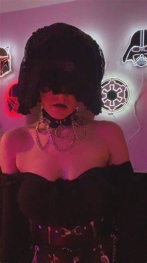 Samantha on Instagram: "I never stopped lol #twi’lek #twilekcosplay #starwars #twilek #twi’lekcosplay #starwarscostume #starwarsfan #cosplay #starwarscosplay #twi’lekcostume #twilekcostume #lekku #twileksimp #twilekgirl #twileks #starwarsgirl #starwarswoman #goth #gothtwilek #gothstarwars #gothnight #gothtwisquad #childrenofthenight #eldergoth #eldergoths #babybats #babybatwelcome"